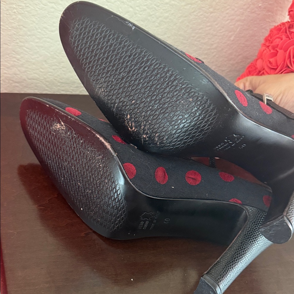 Size 40 Gianfranco Ferre made in Italy Black and Red Polka Dot Heels - Picture 5 of 8